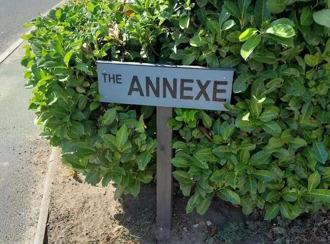 The Annexe, Cornfields